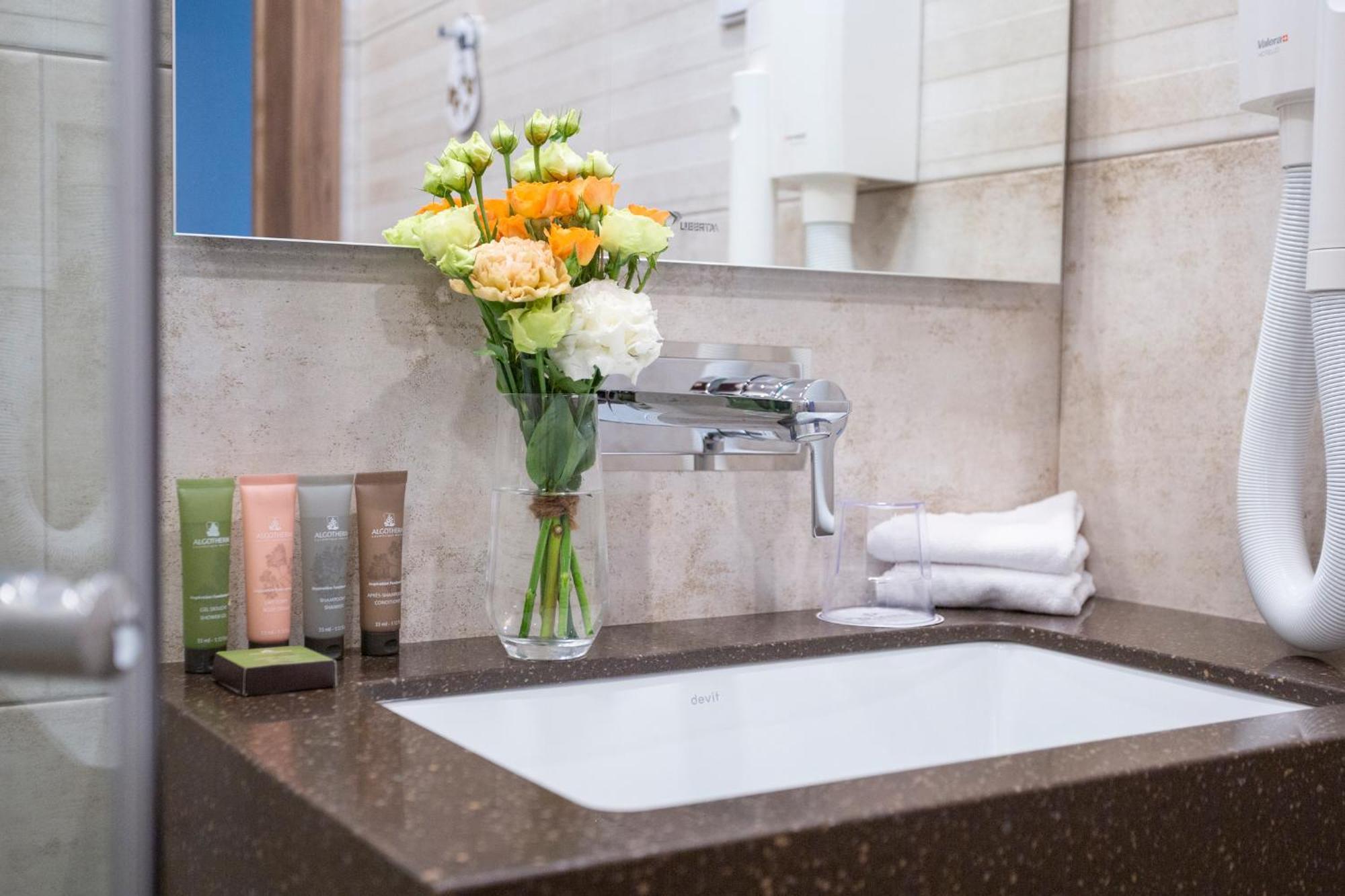 Premier Hotel Odesa Cameră foto Bathroom